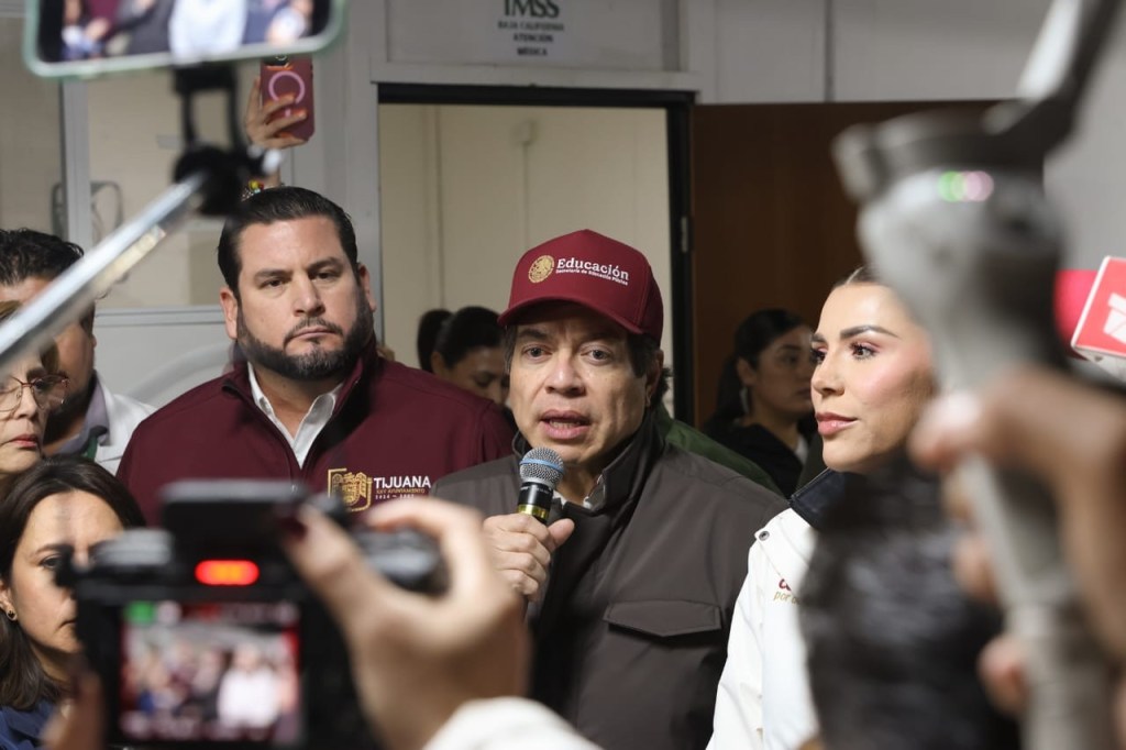 PRESIDENTE MUNICIPAL ACOMPAÑA A GOBERNADORA DE BC A RECORRIDO POR EL CENTRO DE ATENCIÓN AL&nbsp;MIGRANTE