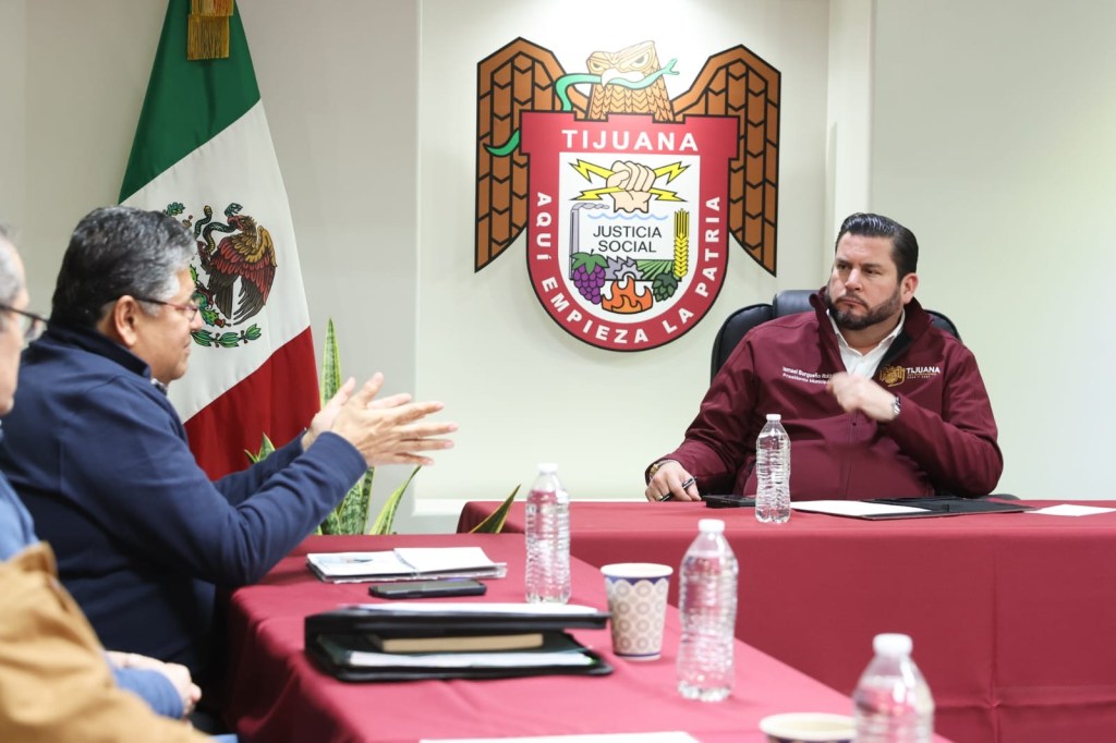 SE REÚNE PRESIDENTE ISMAEL BURGUEÑO CON EL TITULAR DE CONAGUA EN&nbsp;BC