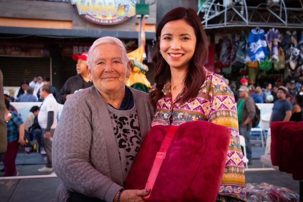 ¡TIJUANA “COBIJANDO CORAZONES” CON MÁS DE 2 MIL&nbsp;COBIJAS!