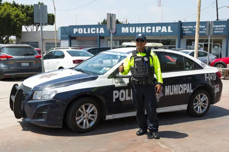 🚔 Policía Municipal de Tijuana ahora te escolta… pero solo si llevas dinero en&nbsp;efectivo