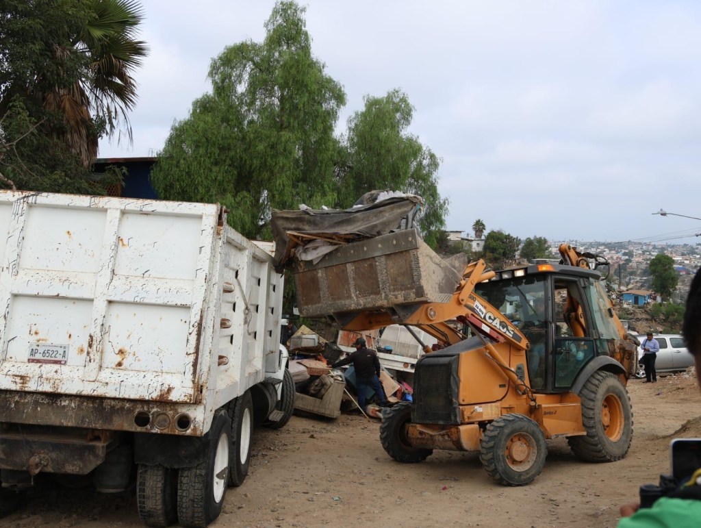 LUCHA CONTRA LA BASURA: TIJUANA RETIRA 27 TONELADAS EN TRES&nbsp;DELEGACIONES