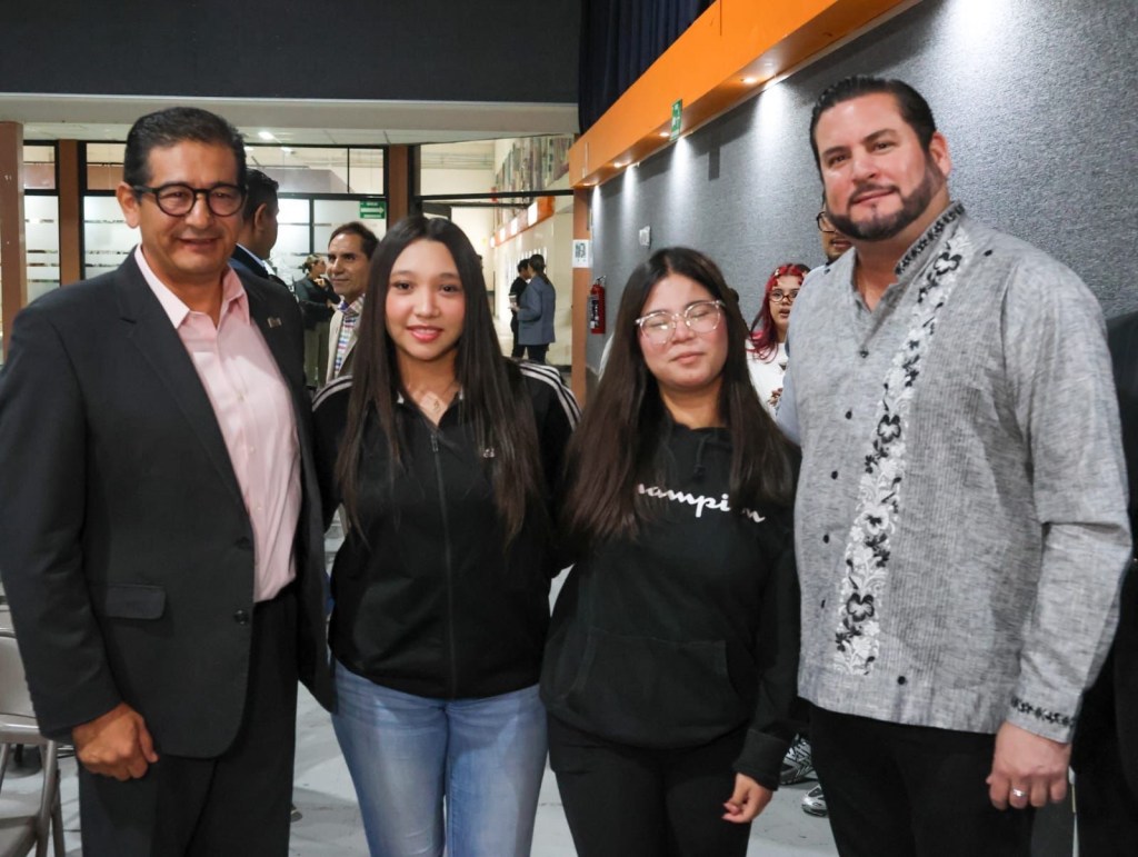 ALCALDE ISMAEL BURGUEÑO DIALOGA CON ESTUDIANTES DE UDCI Y PROMUEVE LA PARTICIPACIÓN&nbsp;JUVENIL