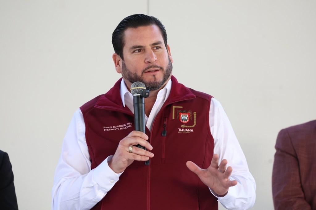 BENEFICIA GOBIERNO MUNICIPAL A 473 ESTUDIANTES CON MATERIAL PARA SU ESCUELA