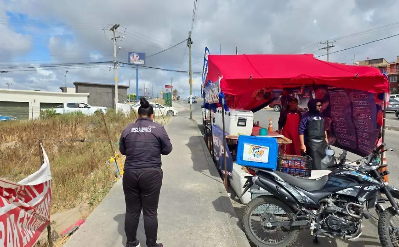 ¿Adiós al caos en las banquetas? Refuerzan operativos contra el comercio informal en Santa&nbsp;Fe