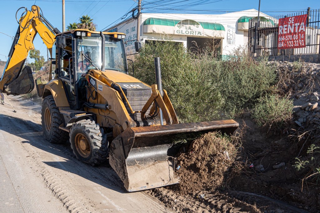 TIJUANA | ¡TIJUANA CIUDAD LIMPIA! LIMPIAN PLUVIALES, ARROYOS Y VÍAS EN SAN ANTONIO DE LOS BUENOS, PLAYAS Y CENTRO&nbsp;🧹🚜